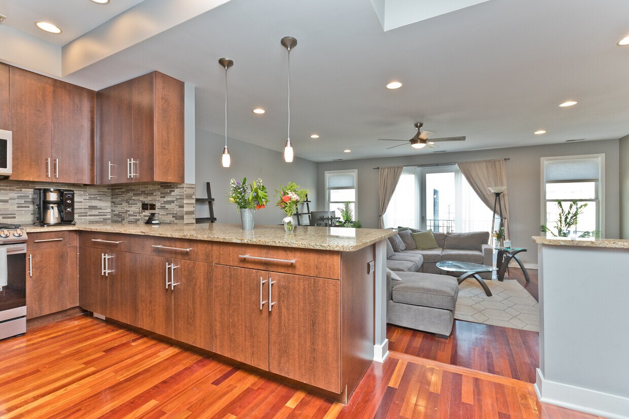 Foto principal - 1232 N Milwaukee Ave