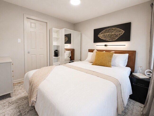 Foto del edificio - 2200 Mountain Mist Ct