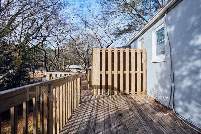 Building Photo - 3323 Midway Rd