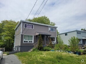 Building Photo - 45 Brule St