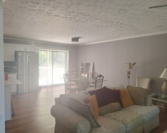 Foto del edificio - 525 Transit Cir