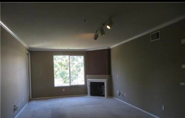 Building Photo - 10832 Scripps Ranch Blvd