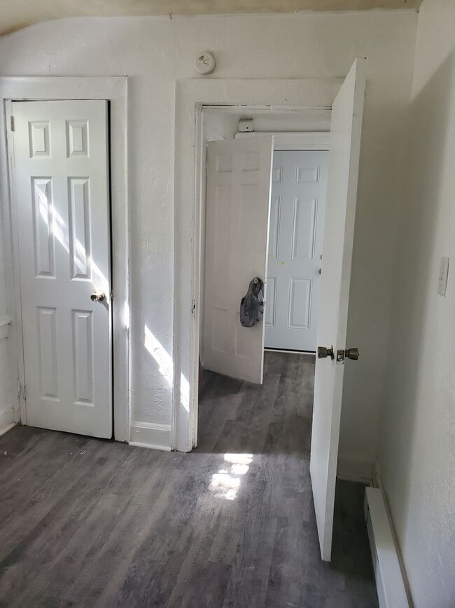 Photo - 20-20 Farragut St Apartment