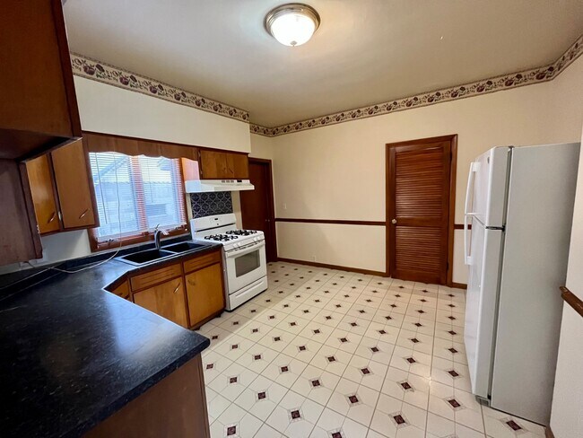 Foto del edificio - 1329 W Mulberry St