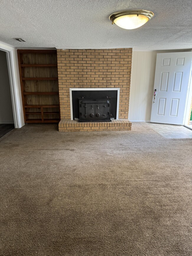 Foto del edificio - 2708 Dogwood Cir