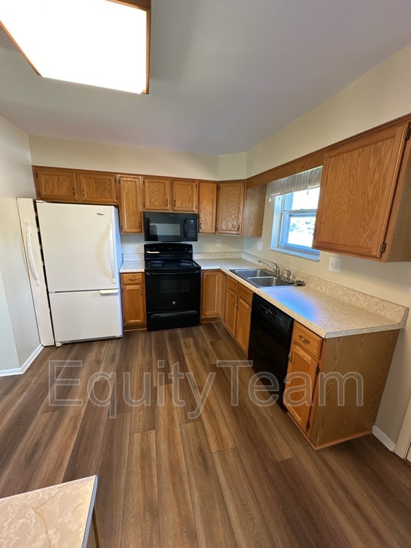 Foto del edificio - 8608 Linderwood Ln