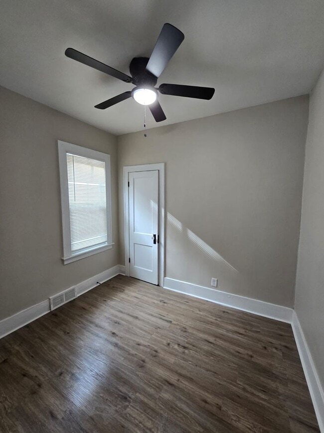 Building Photo - Fully Renovated 3-Bedroom Home – Move-In R...