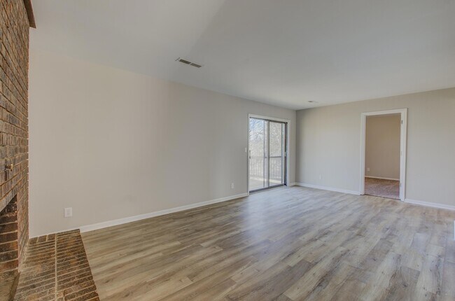 Foto del edificio - 420 N Shiloh Ave