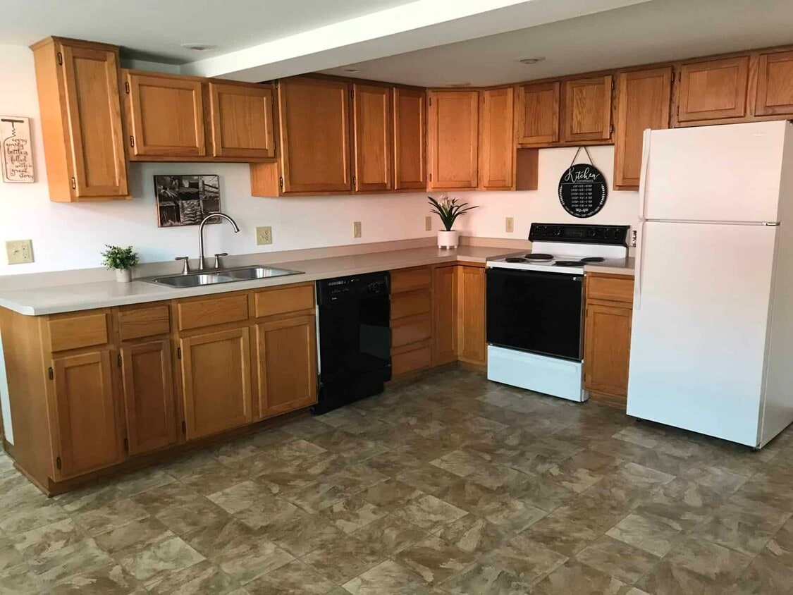 Kitchen-1 - 767 E 5th St