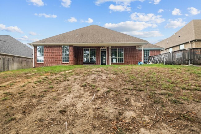 Building Photo - 16579 Kingston Ct