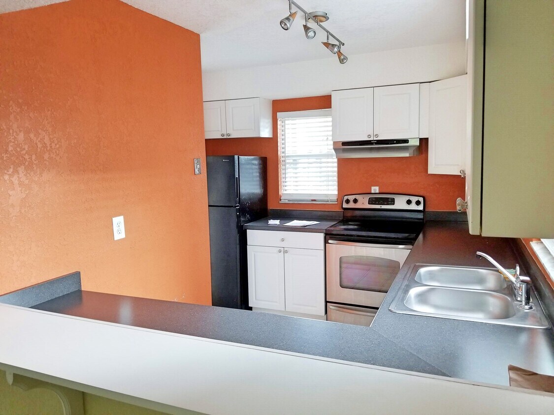 kitchen - 6022 Amberly Avenue