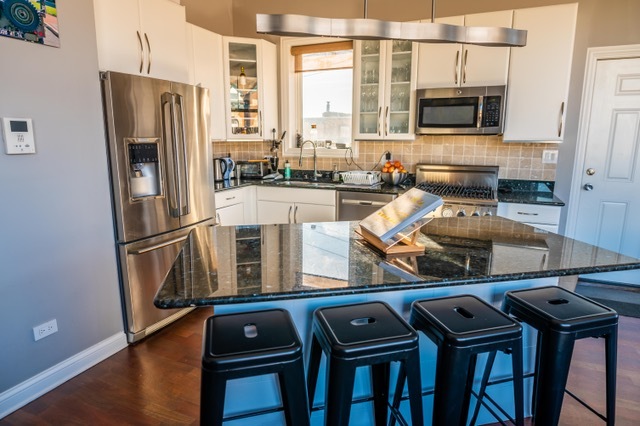 Foto principal - 1741 W Beach Ave