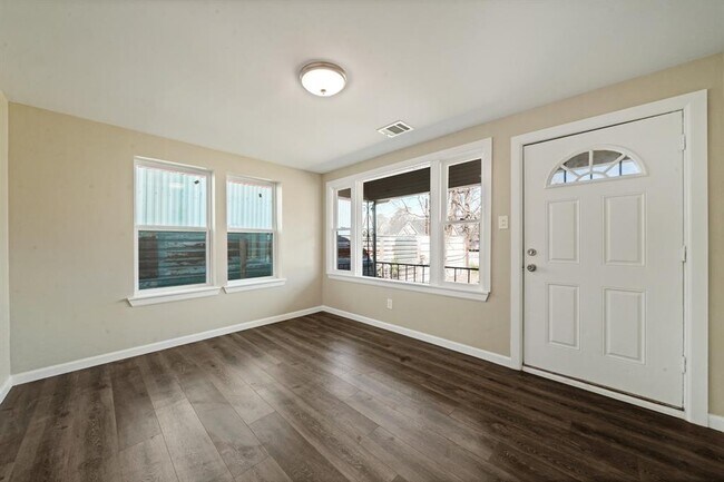 Foto del edificio - 859 Dillard St