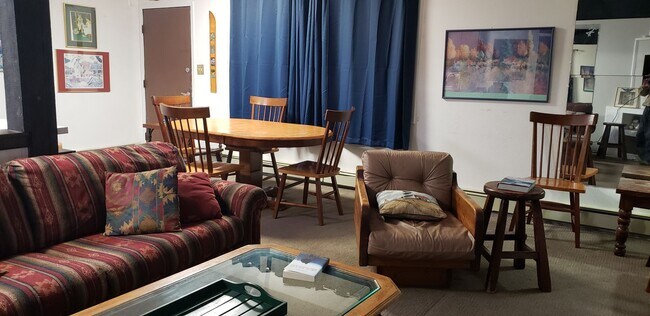 Building Photo - Ground Floor, Bus Route! Fully Furnished! ...