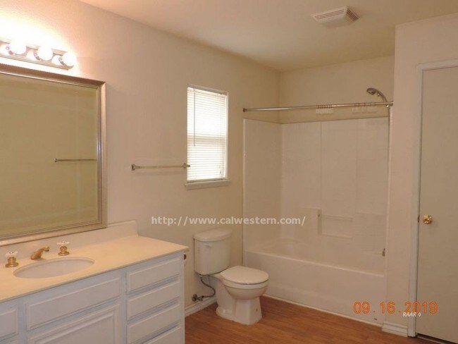 Building Photo - College Heights with a Mother-In-Law Suite