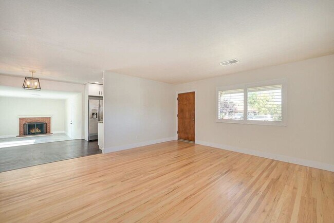 Building Photo - 3 br, 2 bath House - 201 Cottonwood Street