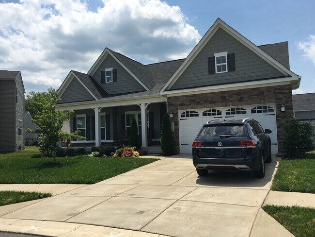 Foto del edificio - Captivating 4 Bedroom Cape Cod in Upper Ma...