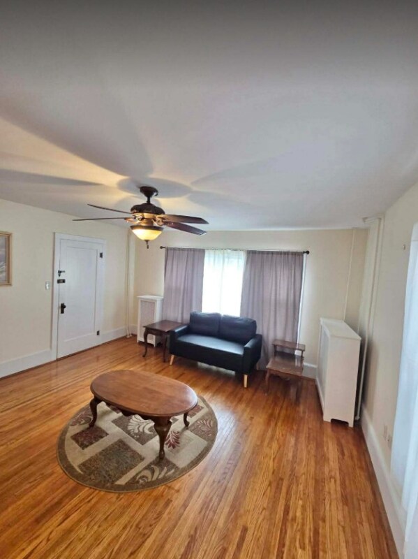 Foto del edificio - 986 Ash St