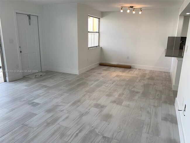 Building Photo - 6825 SW 45th Ln