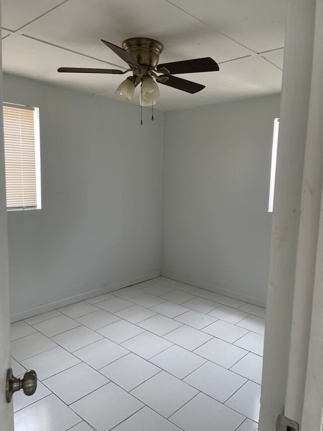 Building Photo - 2 bedroom, 1 bathroom House in Deland