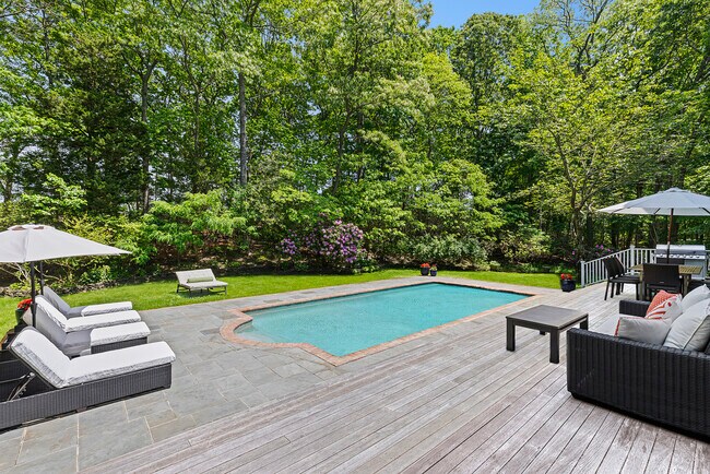 Foto del edificio - 2795 Deerfield Rd