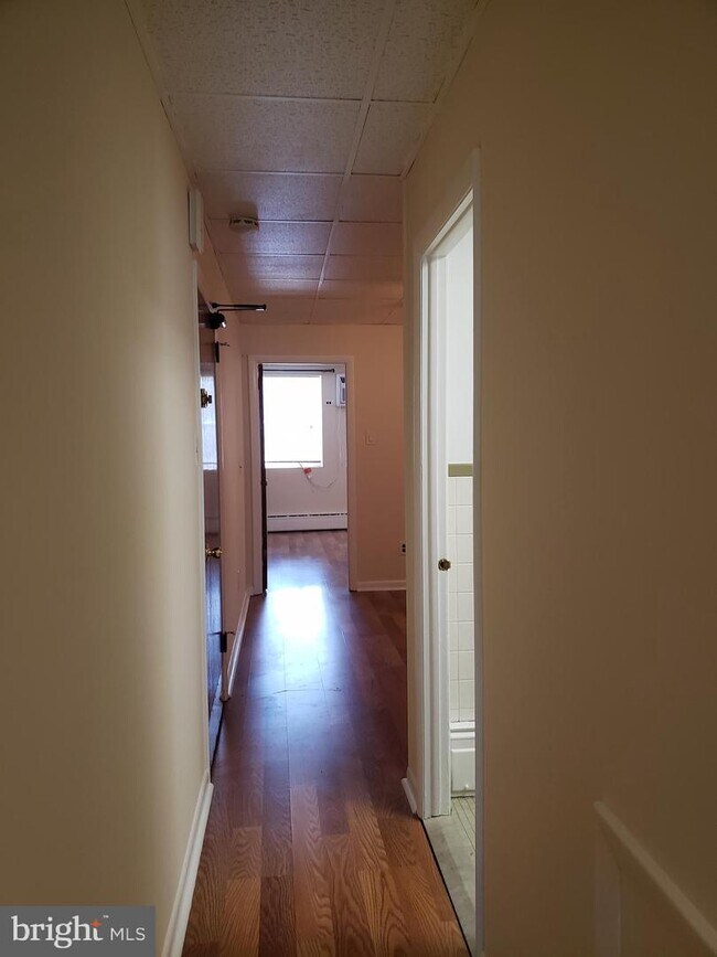 Building Photo - 1154 S 11th St