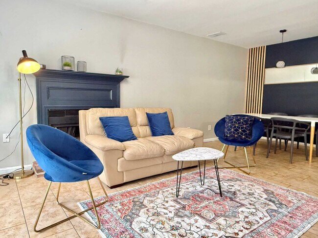 Foto del edificio - 1275 Sweet Pine Dr