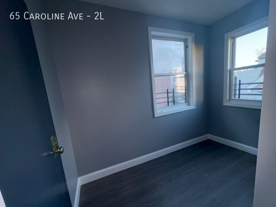 Photo - 65 Caroline Ave-2L