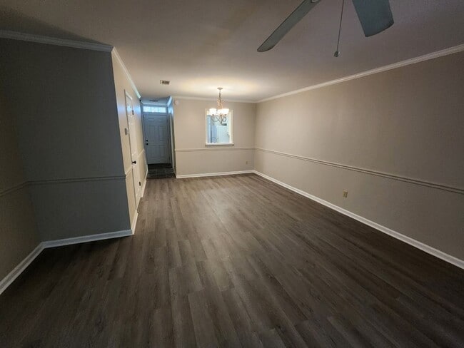 Building Photo - 18 Towne Park Ct