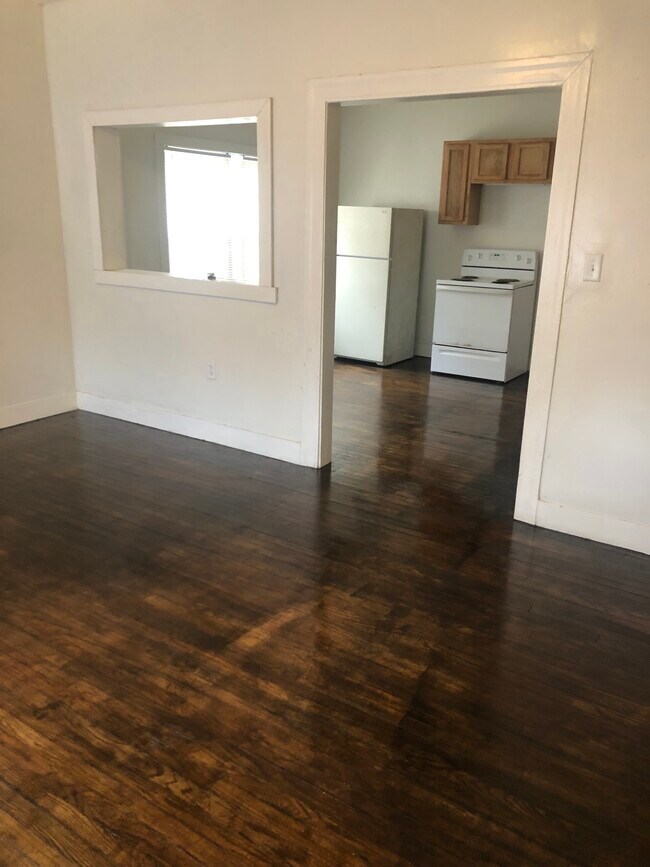 Foto del edificio - 165 Cooper Rd