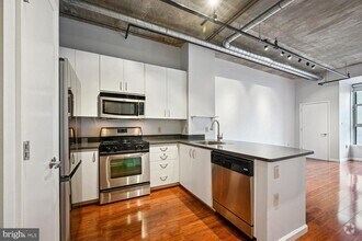 Building Photo - 1300 N St NW