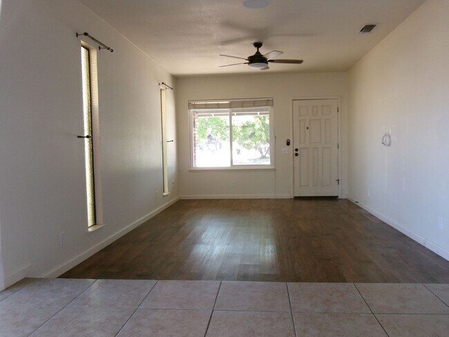 Building Photo - 9685-9687 Lake Natoma Dr