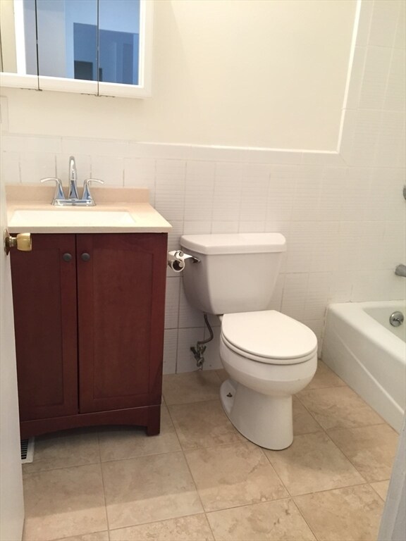 Foto del edificio - 153 Lake Shore Rd