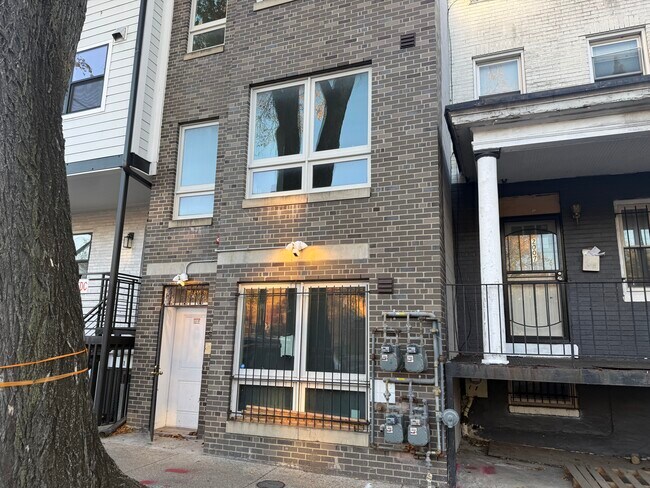 Front of 2009 Benning Rd NE - 2009 Benning Rd NE