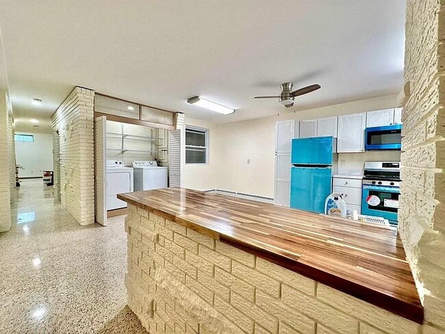 Foto del edificio - 902 Washington St