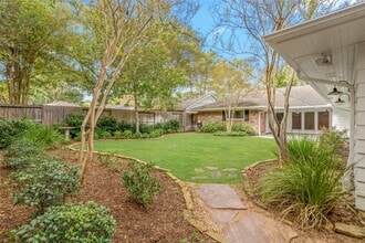 Building Photo - 10603 Lynbrook Dr