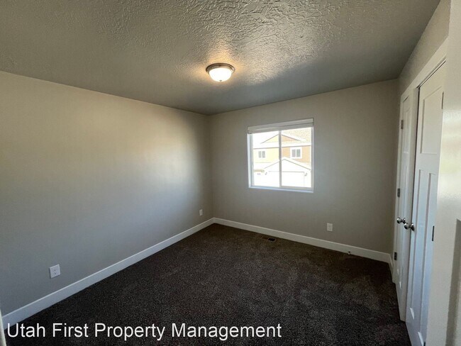 Foto del edificio - 3 br, 2.5 bath House - 3181 W 1675 N Unit C