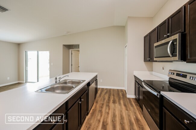 Foto del edificio - 2811 NW 3rd Pl