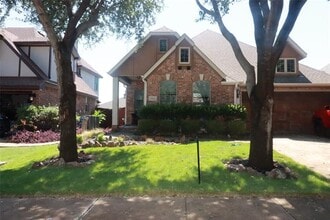 Building Photo - 3014 Pinecrest Dr