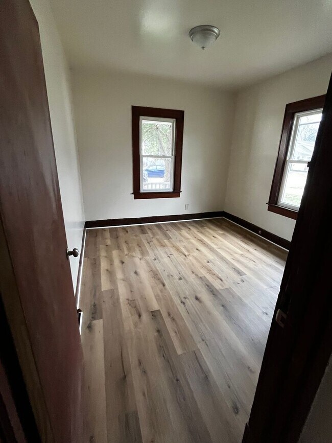 Foto del edificio - Available Now!