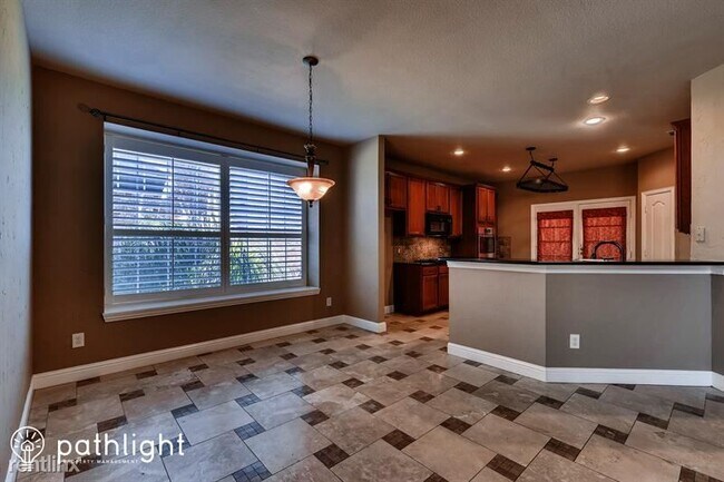 Foto del edificio - 5 br, 3 bath House - 1609 Teakwood Drive UNIT