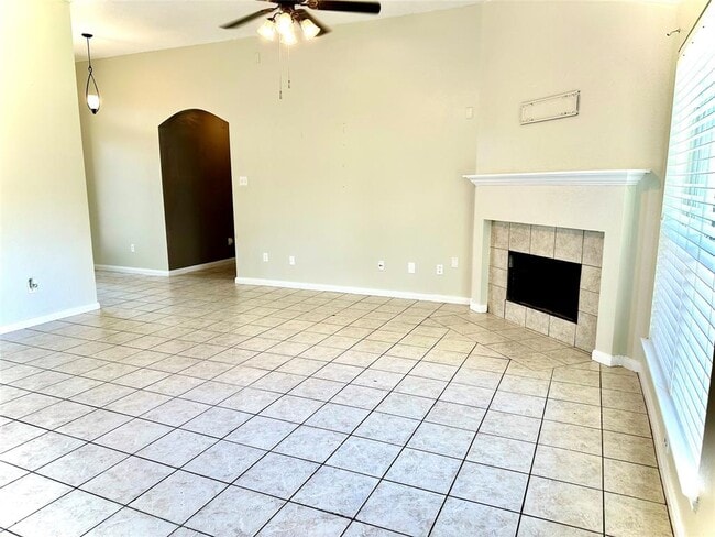 Foto del edificio - 22207 Falconwood Ln