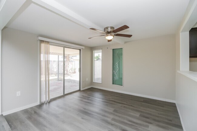 Building Photo - 732 W Flower Avenue