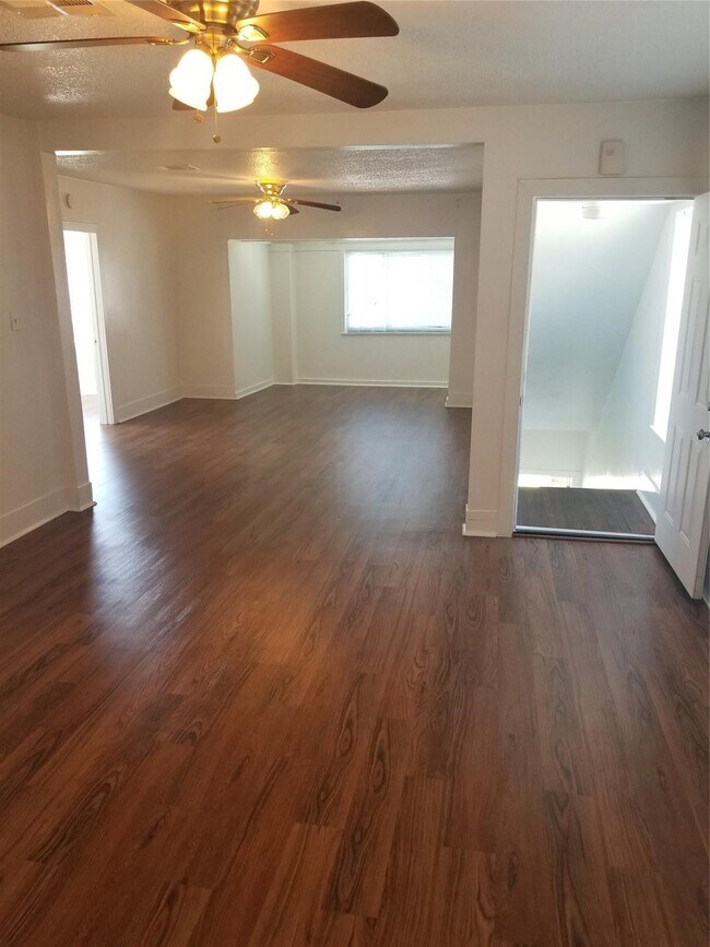Foto del edificio - 2823 Cleburne St