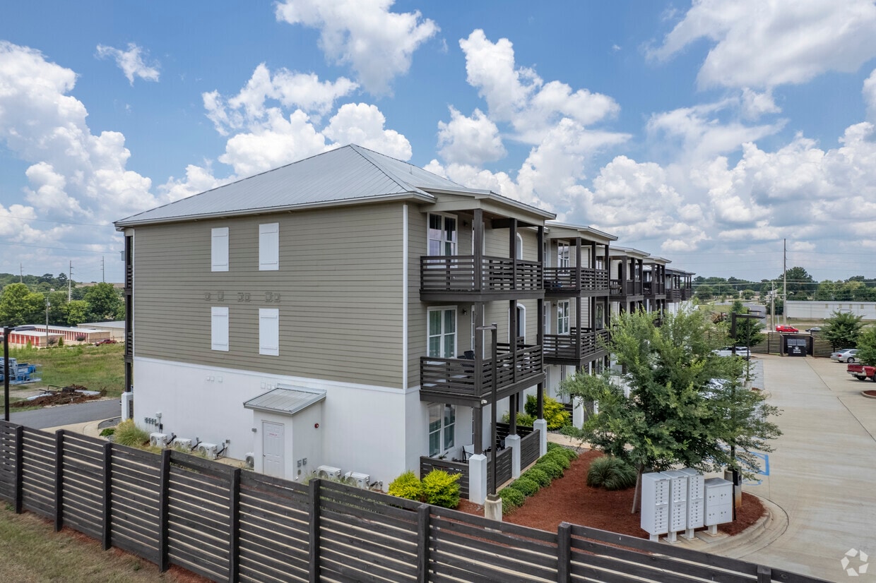 Primary Photo - St. John Flats II