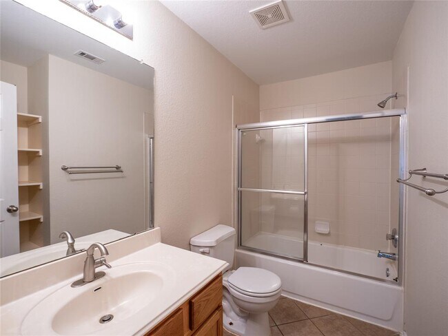Building Photo - 1710 Lomita Dr