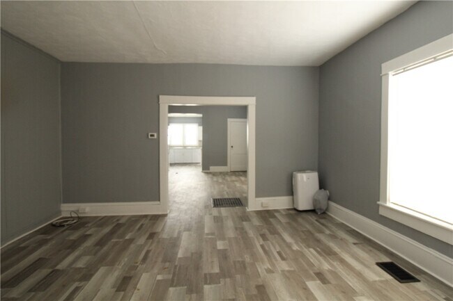 Building Photo - 249 Princeton Ave