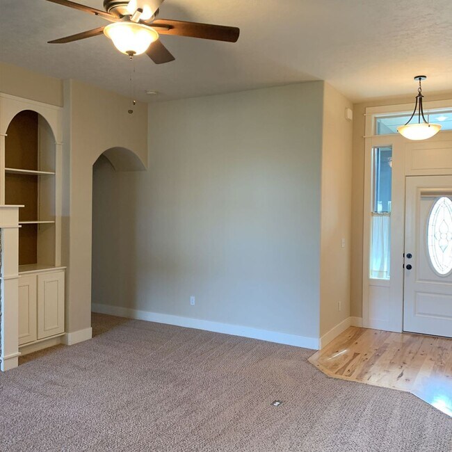 Foto del edificio - Desirable Home in Meridian with 3 Car Garage!