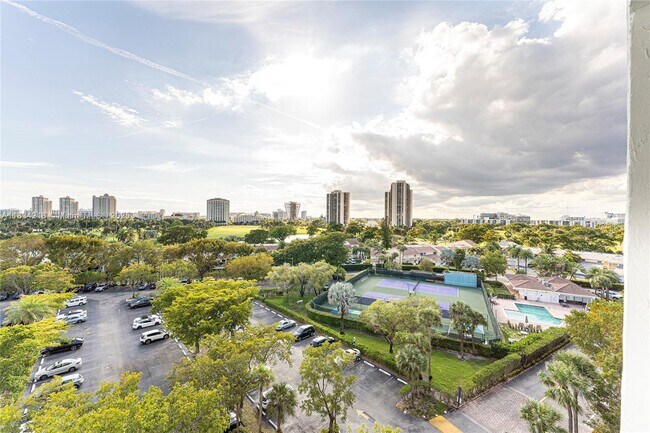 Foto del edificio - 20225 NE 34th Ct