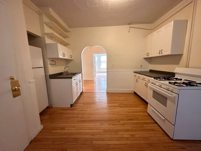 Building Photo - 50 Prince St